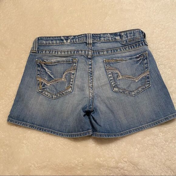 BIG STAR MADDIE MID RISE FIT SZ 30” Distressed Shorts Denim 🔥 - Picture 5 of 6